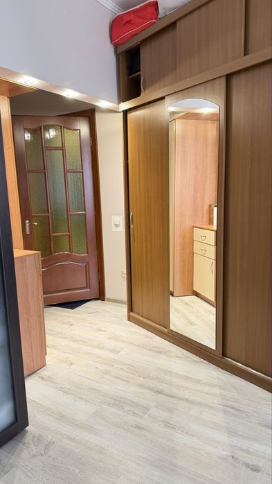 Продам 1 кім з ремонтом і меблями