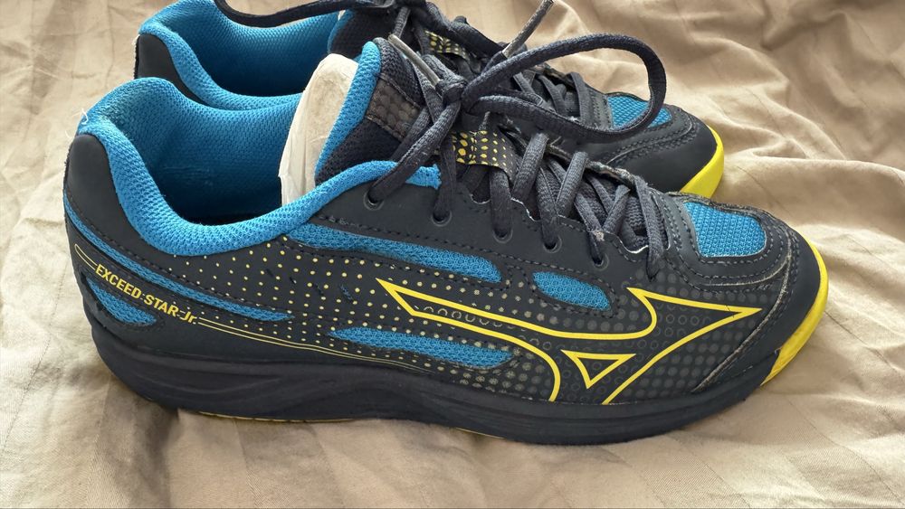 Кросівки для тенісу , волейболу , сквошу  Mizuno