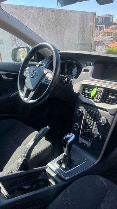 Volvo V40 Kinetic D2 2.0 Diesel | 2016 | 72.700 km | Manual
