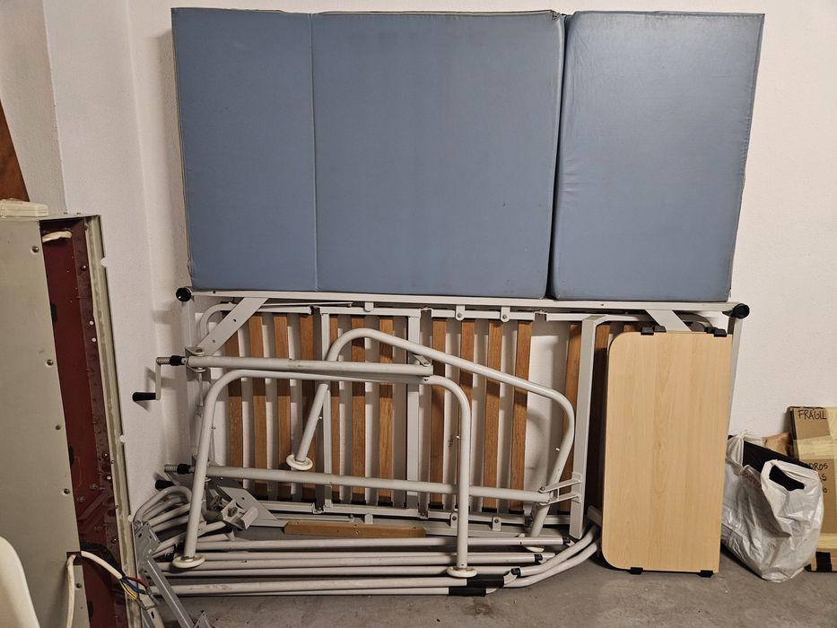 Cama articulada 190 x 90 cm, estrutura de metal, estrado ajustável em 3 zonas, com colchão
