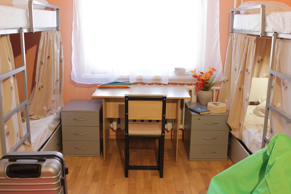 Теплий хостел європейського рівня, метро Лівобережна/Почайна!