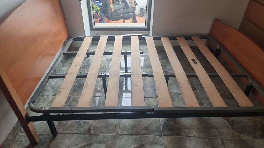 Cama de casal sim colchão