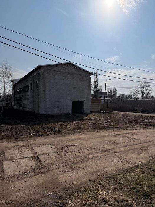 Майновий комплекс-Складське приміщення 700кв.м з адмінбудівлею