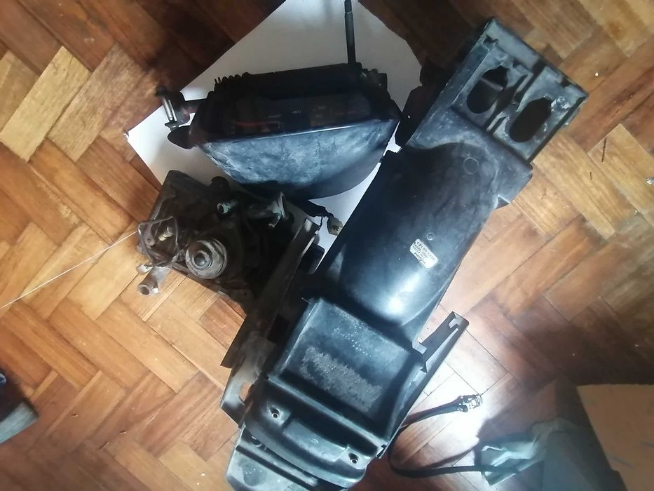 Vendo peças de mota Honda VT250 de 1984