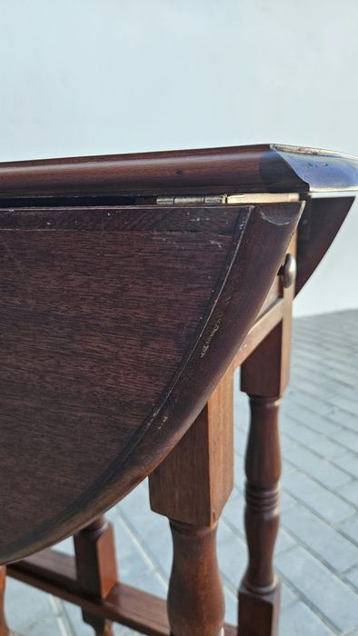 Mesa em Madeira com Abas Rebatíveis e 2 Gavetas