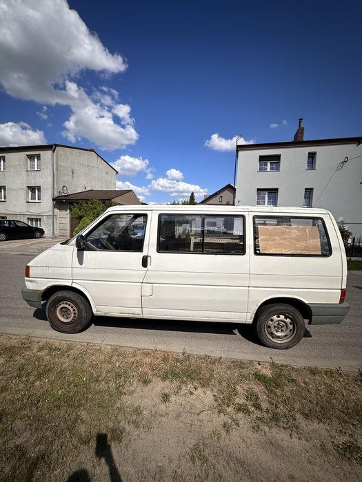 Volkswagen Transporter T4 1.9 D | 1996 | 3-osobowy | Hak | Przegląd do 08.05.2027