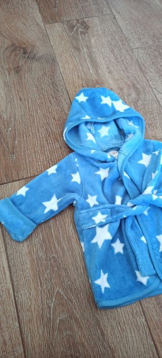 Szlafrok dla chłopca w gwiazdki niebieski 50/56 George