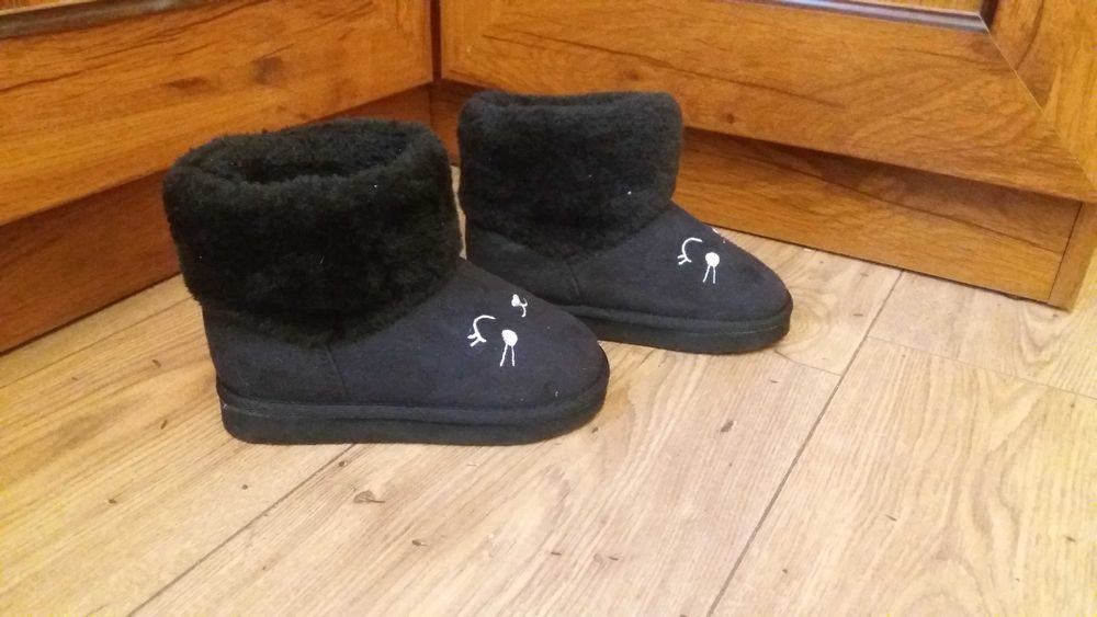 Buty zimowe typu EMU r. 27/28 czarne kotek