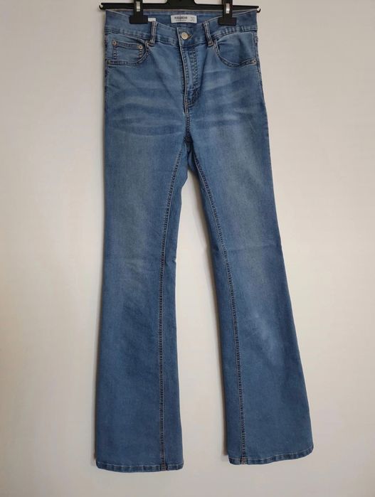 Jeans flare ganga pull&bear