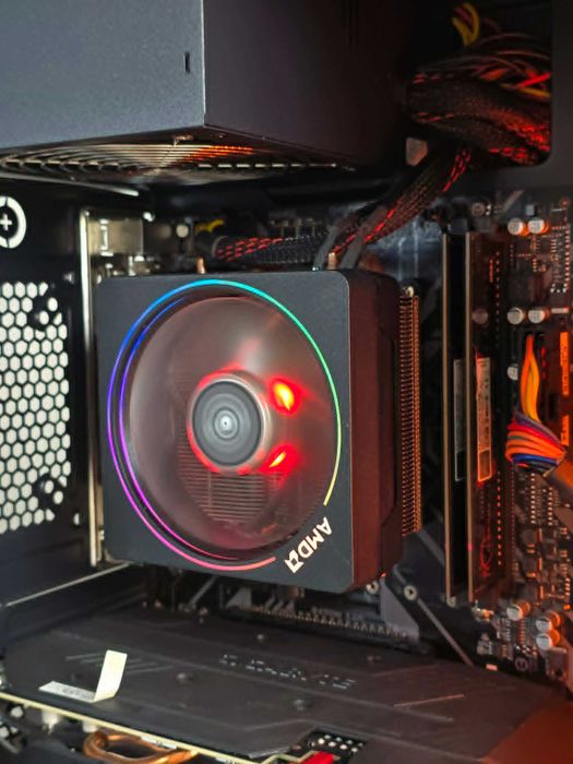 Komputer gamingowy (AMD Ryzen 7 2700X, GTX 1660 Super, RAM 16GB, SSD)