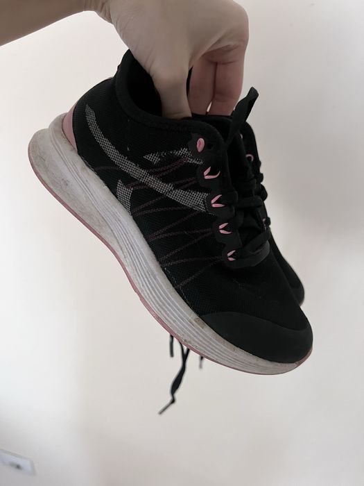 Віддам литячі кросівки