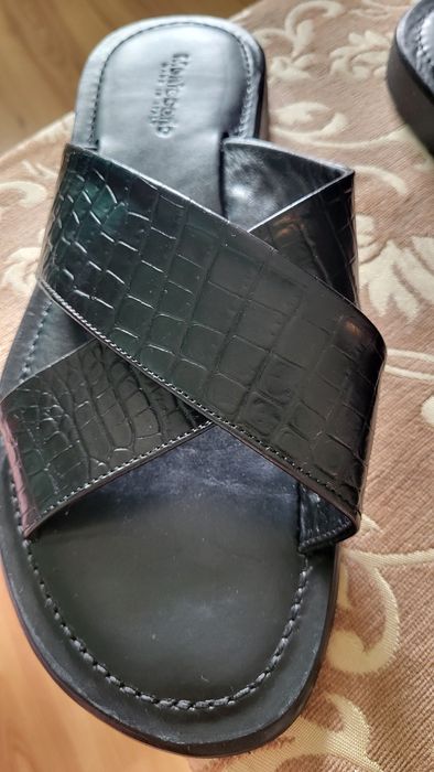 Продам летние мужские кожаные сланци.