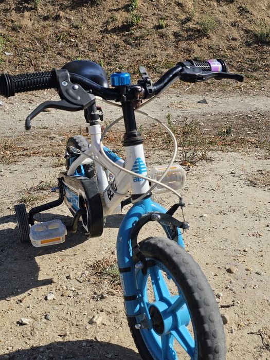 Bicicleta de criança com rodinhas