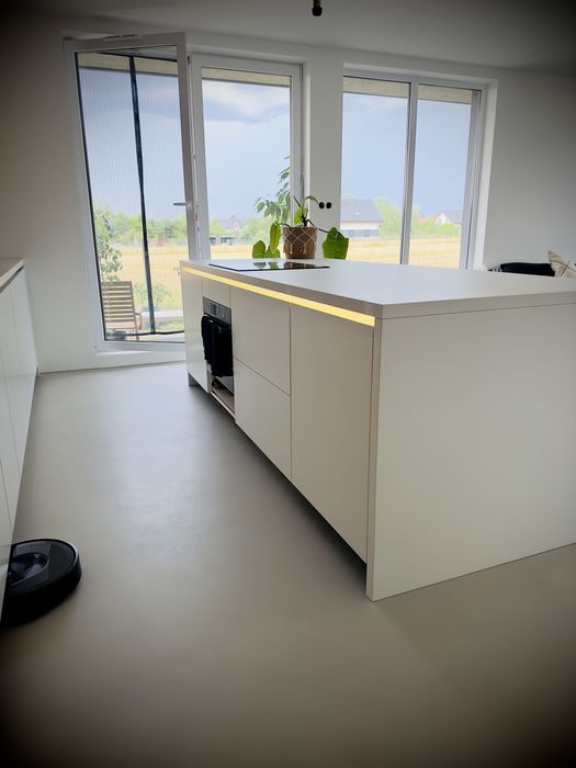 Mikrocement, posadzki, ściany, schody, beton. Śląsk.
