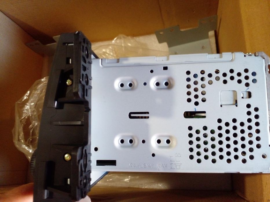 Продам штатную магнитолу