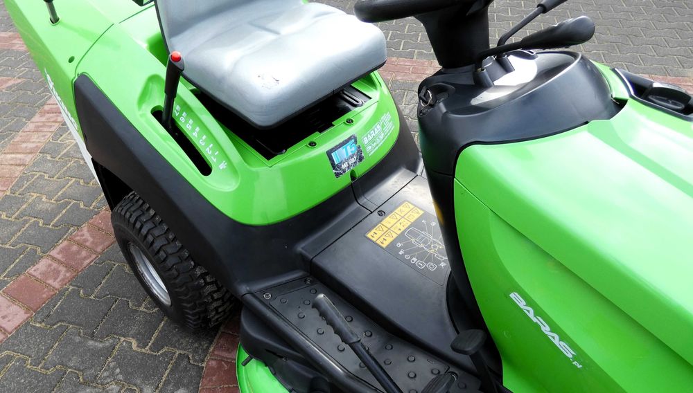 Traktorek kosiarka Viking T5 MT5097.0 B&S Zamiatarka (260208.6) Baras