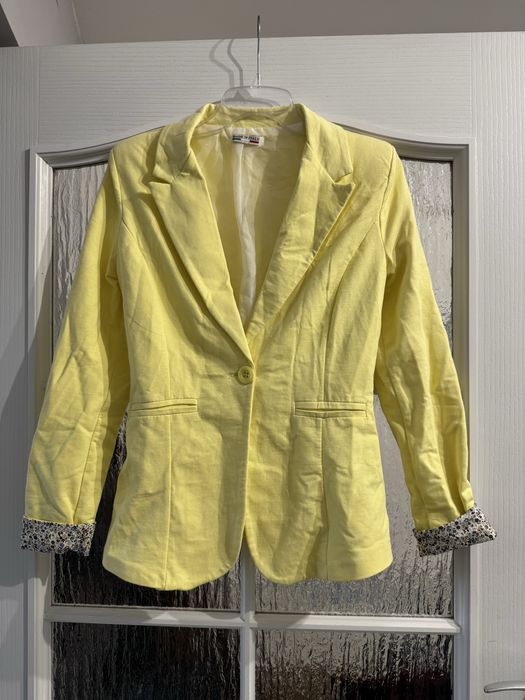 Żółty damski żakiet