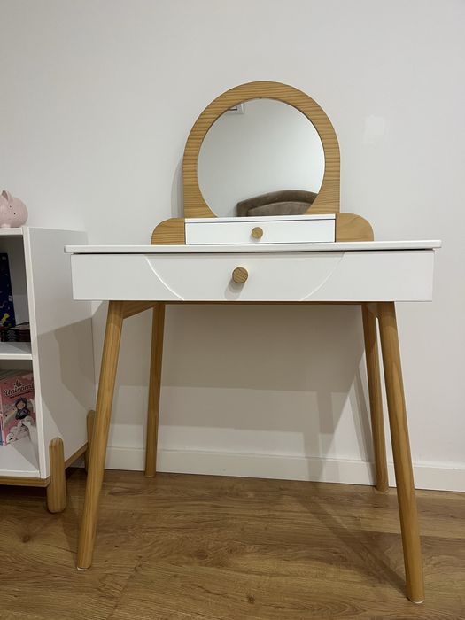 Toucador com espelho de criança