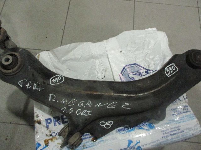 Braço de suspensão frente direito RENAULT Megane III Coupé (DZ0/1_)