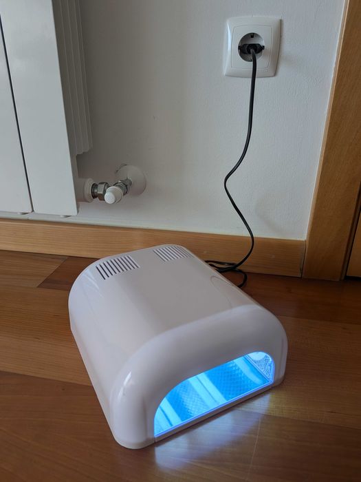 Secador de Unhas (lâmpada ultra violeta)