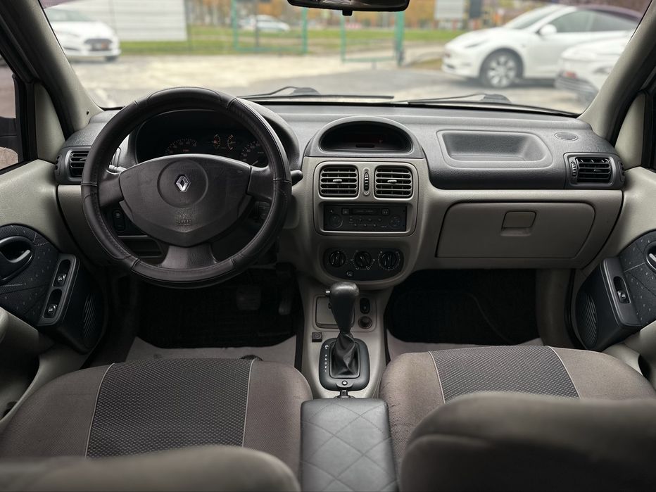 RENAULT SYMBOL 2003 року, 1.4 газ/бензин, автомат, передній привід.