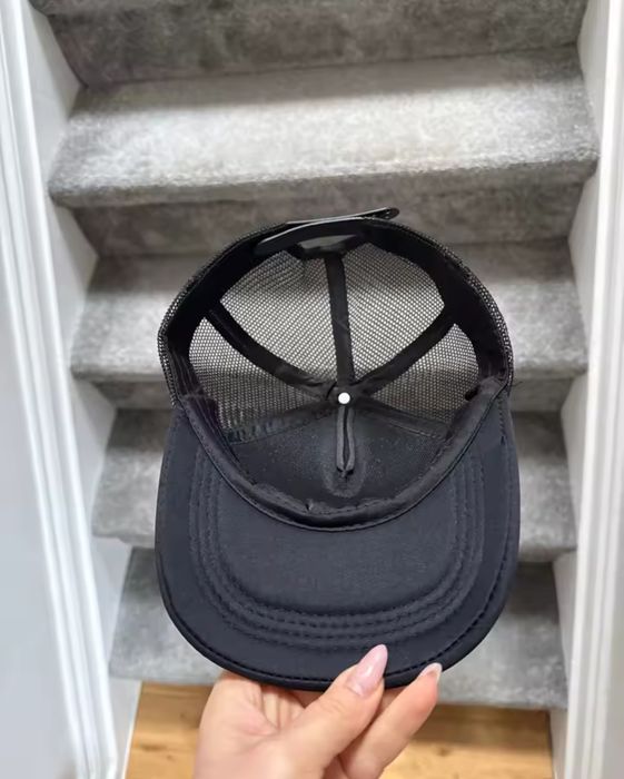 Бейсболка черная сетка
