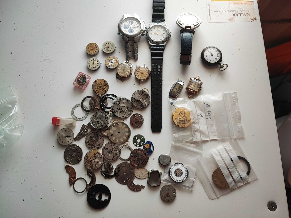 Lote de relógios para peças ou reparação
