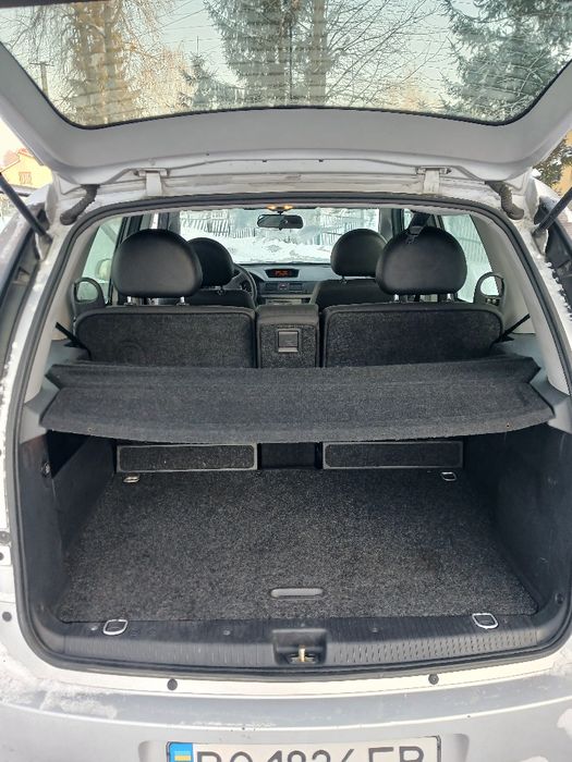 Продам власний автомобіль Opel Meriva