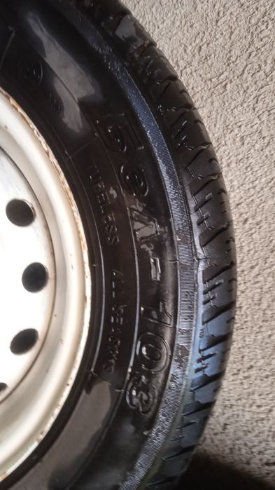 Продам резину на ваз 175/70R13