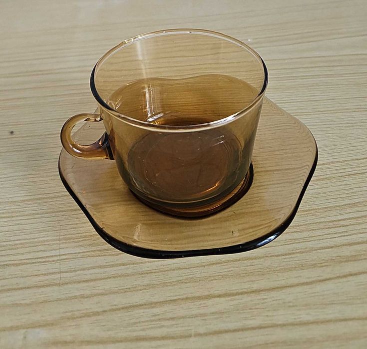 Filizanki ze spodkami 8szt