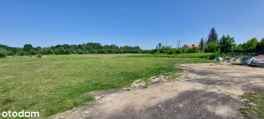 Działka budowlana 841 m² z mediami w Pionkach