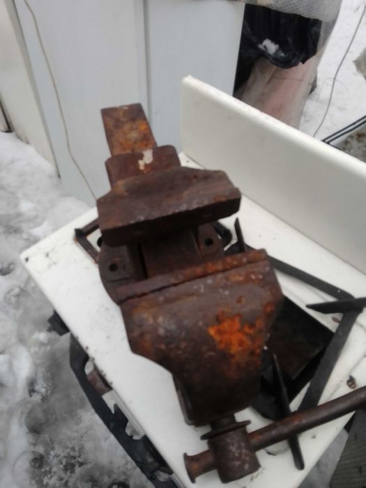 Продам Тиски Слесарные