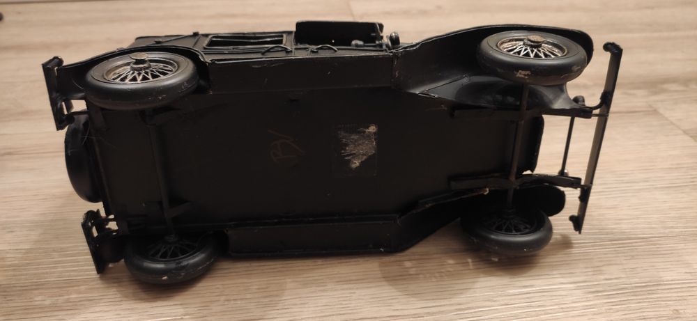 blaszana zabawka auto metalowy samochod autko dlugosc 28 cm