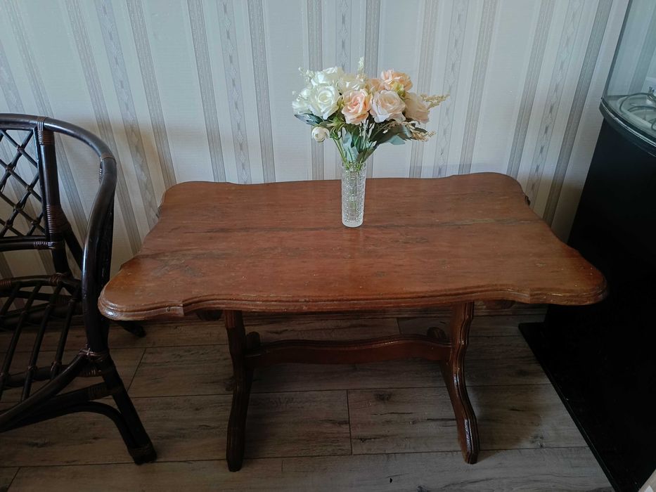 Натур. столик дерево