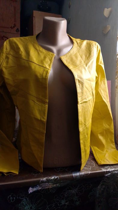 Жикет куртка жовта