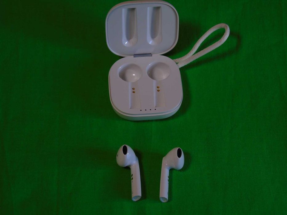 Блютуз навушники Omthing Airfree Pods TWS білого кольору стан ідиал