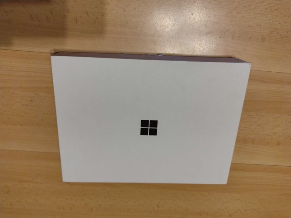 NOWY Microsoft Surface Pro 11 gen. 13"/16GB/256GB/W11 z ładowarką