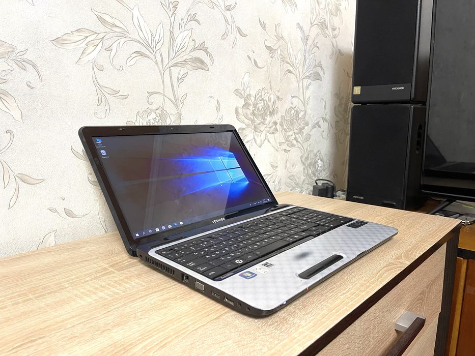 Ноутбук Toshiba Satellite L750D | AMD Phenom II x4 | 4GB RAM | SSD 128GB