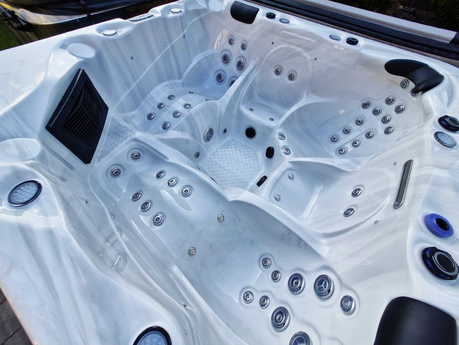 Jacuzzi ogrodowe całoroczne SPA wanna z hydromasażem BALBOA Wrocław