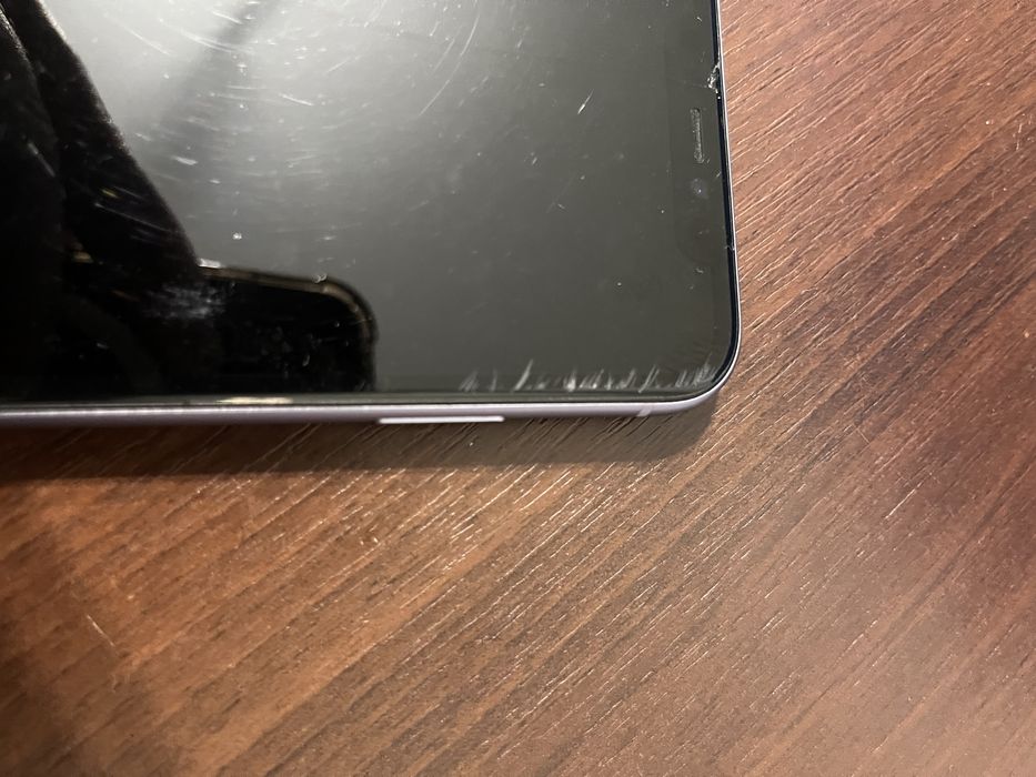 Продам айфон 11