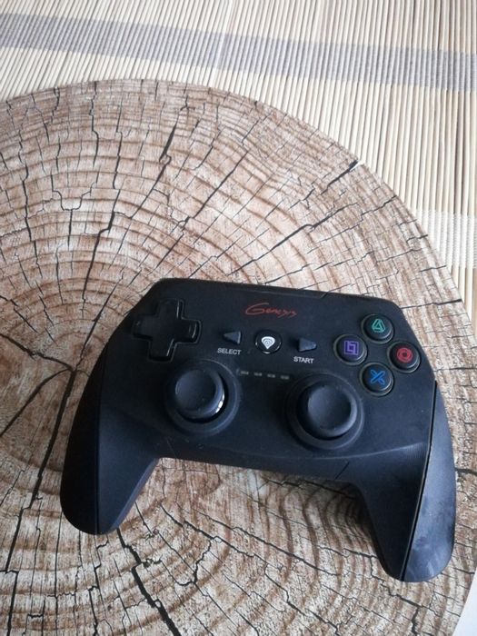 Yostik do gier z połączeniem bluetooth