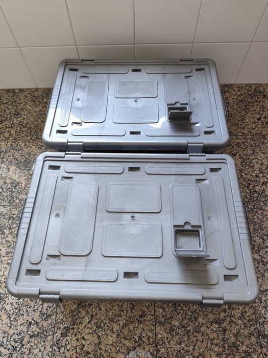 Caixas de arrumação cinza com rodas