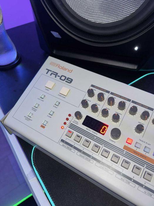 Roland Boutique TR-09