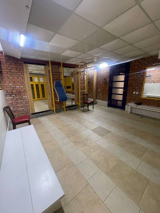 Продам Коммерческое здание в центре 1280м , с землей