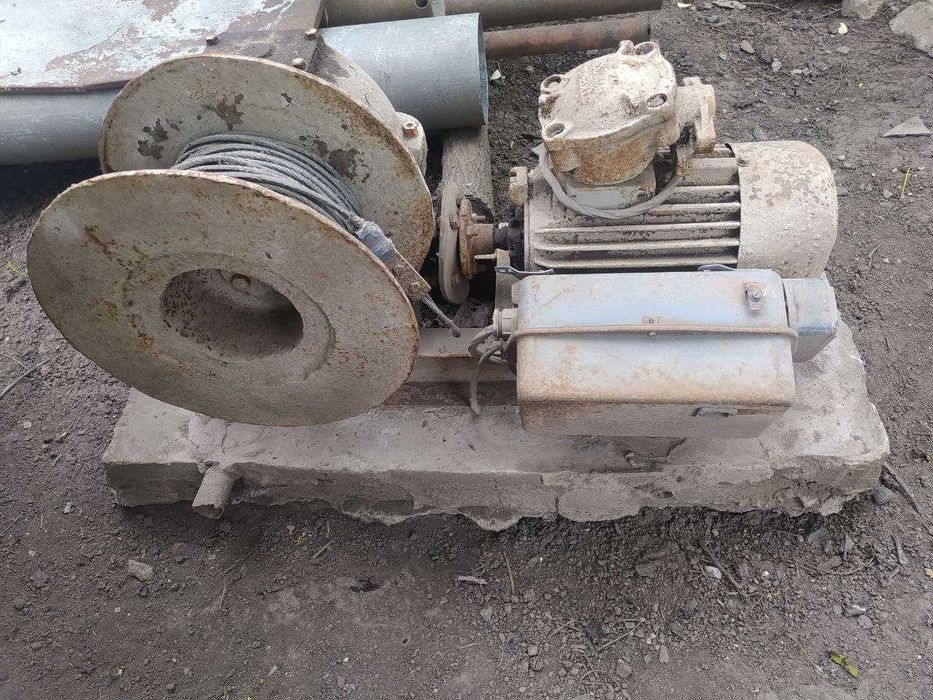 Лебідка шахтна з електричним приводом