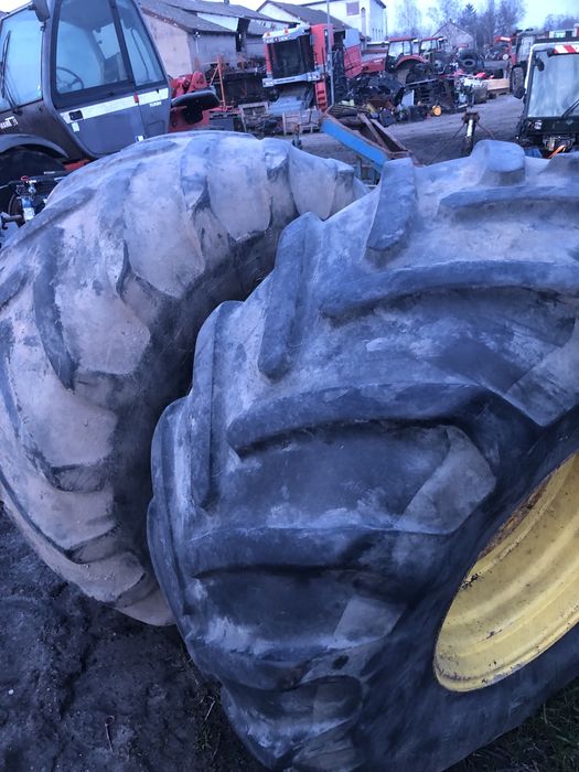 Koła r 26 John deere 620/65r26
