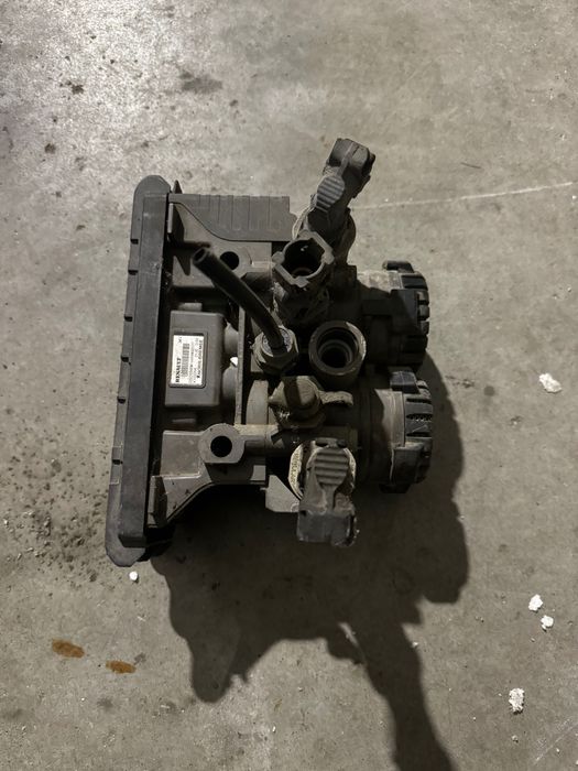 Renault Gama T zawór EBS