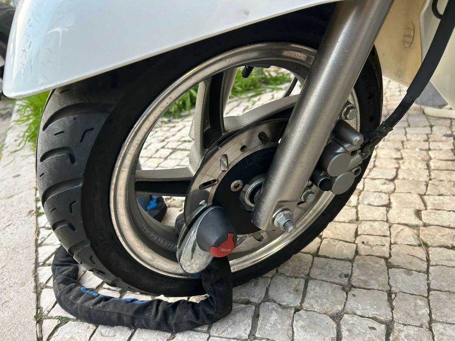 Scooter 125cc com 1100kms