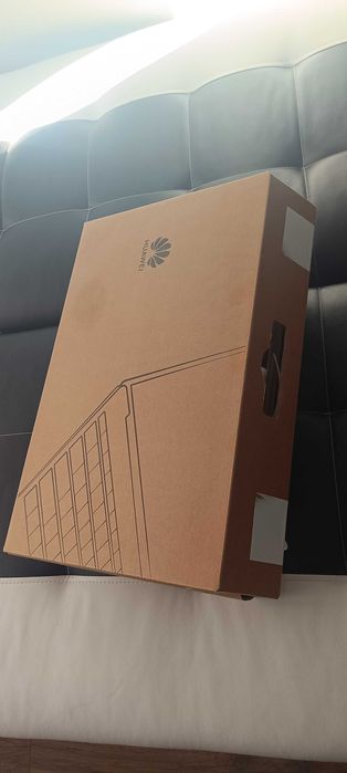 laptop Huawei BDZ-WDH9A uszkodzona taśma na zgięciu laptopa