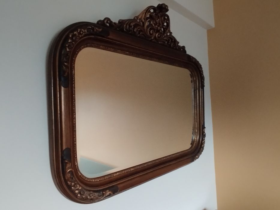 Conjunto de Sapateira com pedra em mármore e espelho com talha dourado